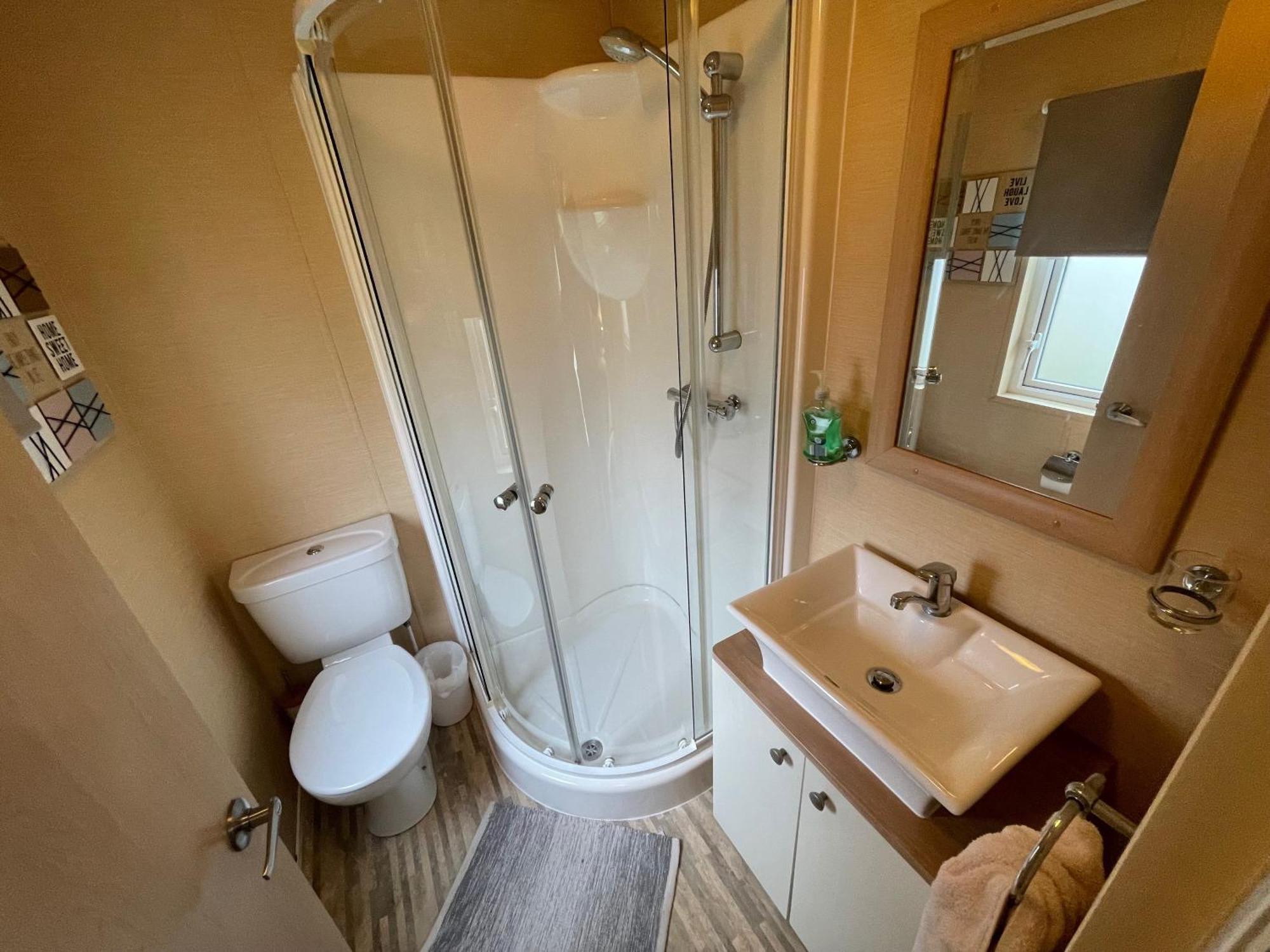 Luxury Lakeside Lodge L2 With Hot Tub Situated At Tattershall Lakes Country Park ภายนอก รูปภาพ