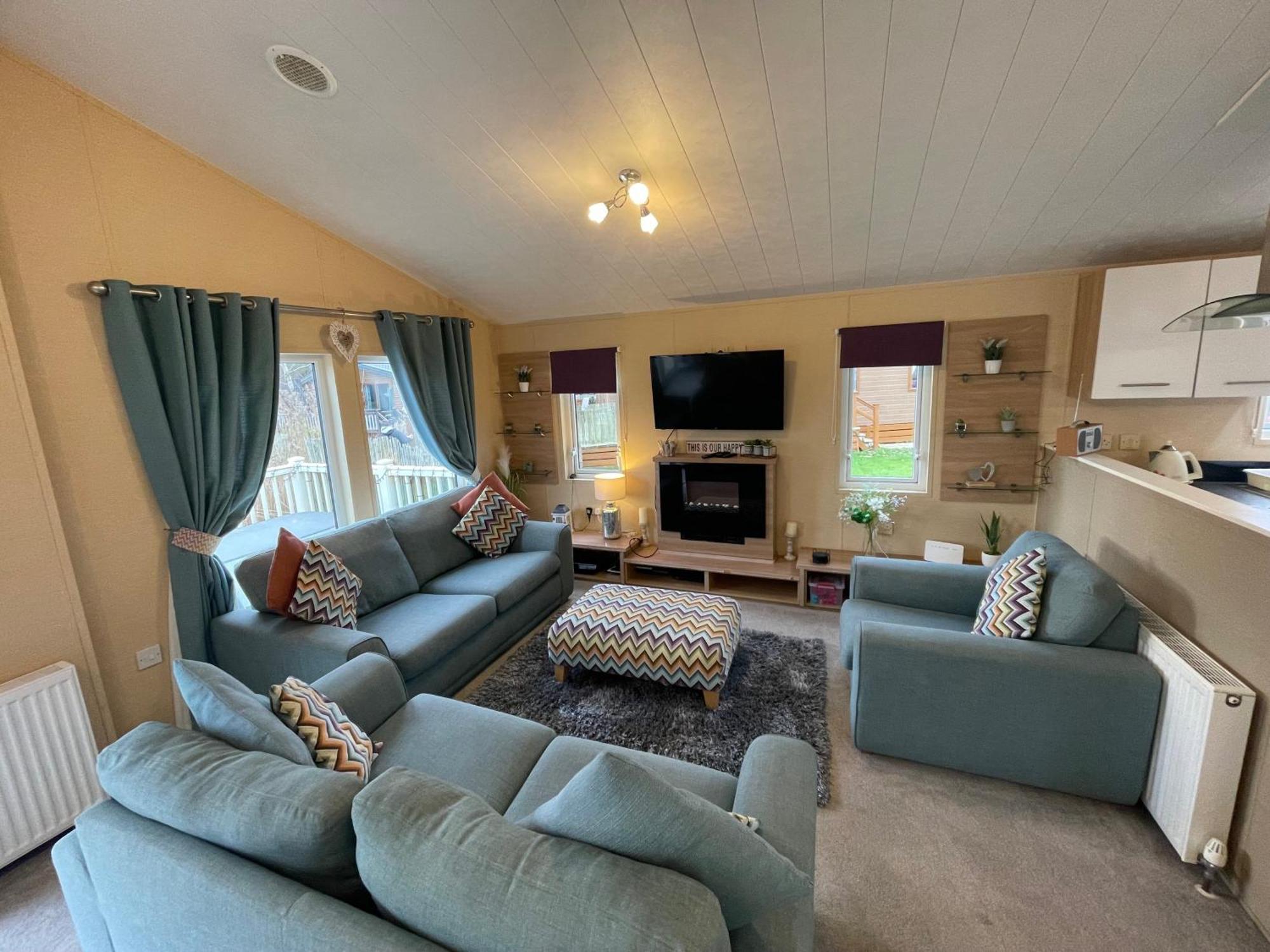 Luxury Lakeside Lodge L2 With Hot Tub Situated At Tattershall Lakes Country Park ภายนอก รูปภาพ